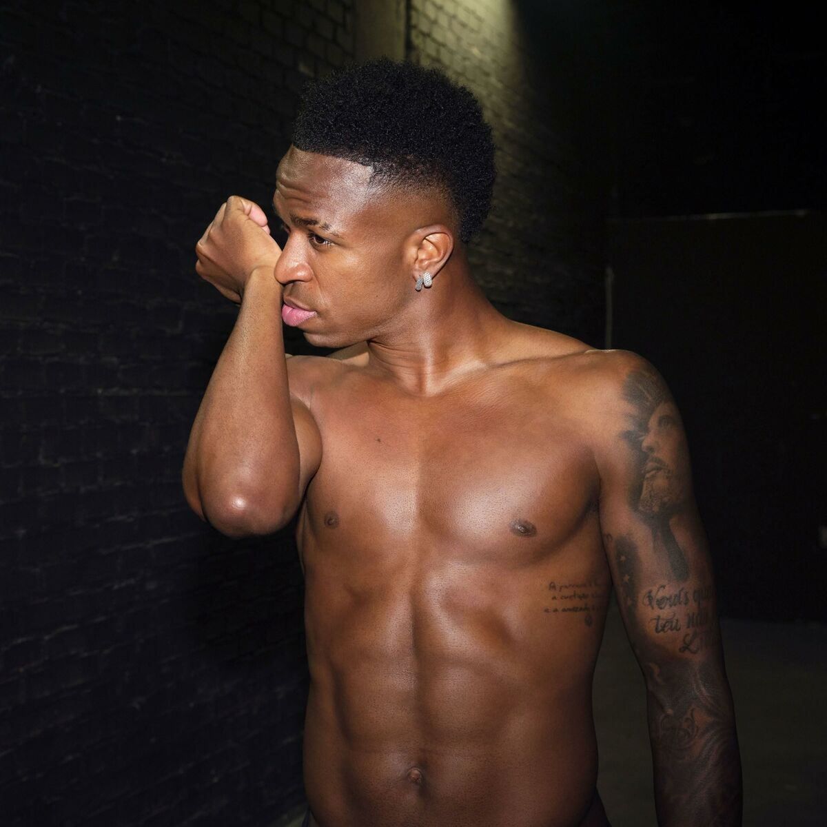 V3HD060198528D185A61665C9E2F9DF7A53R7488335P8